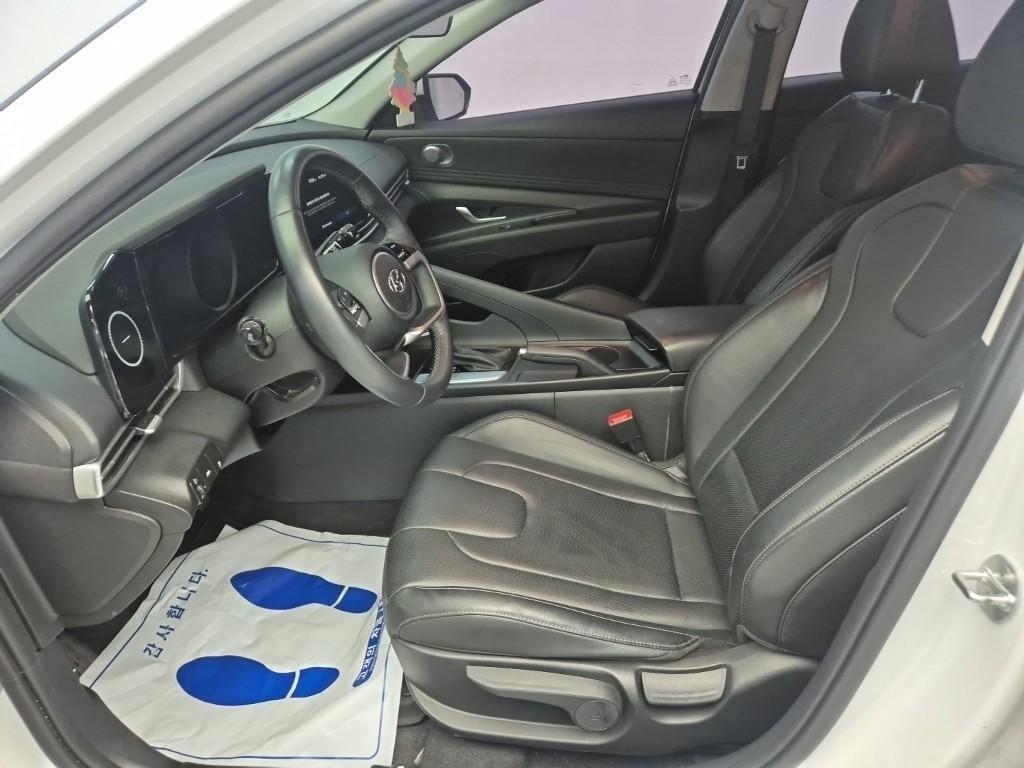 HYUNDAI Avante - Vista 11