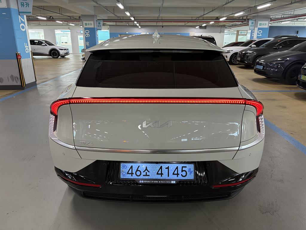 KIA EV6 - Vista 5