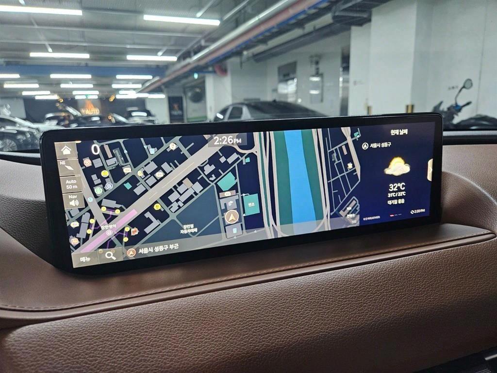 Genesis G80 - Vista 10