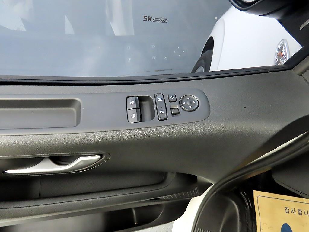 HYUNDAI Staria - Vista 11