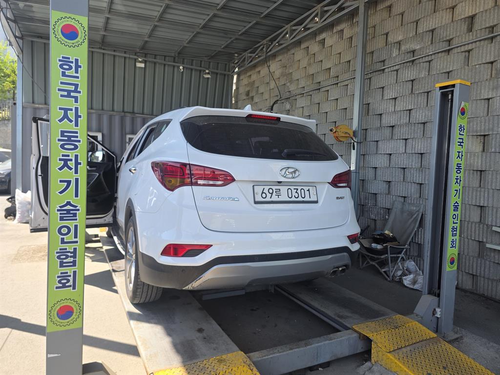 HYUNDAI Santa Fe - Vista 5