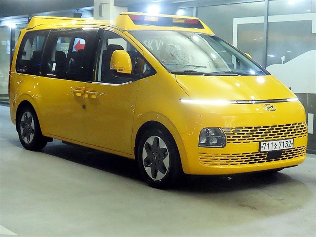 HYUNDAI Staria 2022 Amarillo - Importación desde Corea - HF Imports Iquique - Foto 1