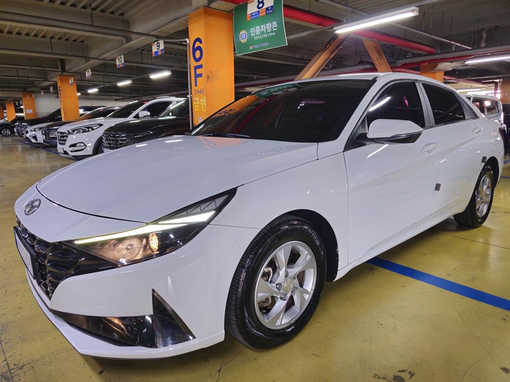 HYUNDAI Avante - Vista 3