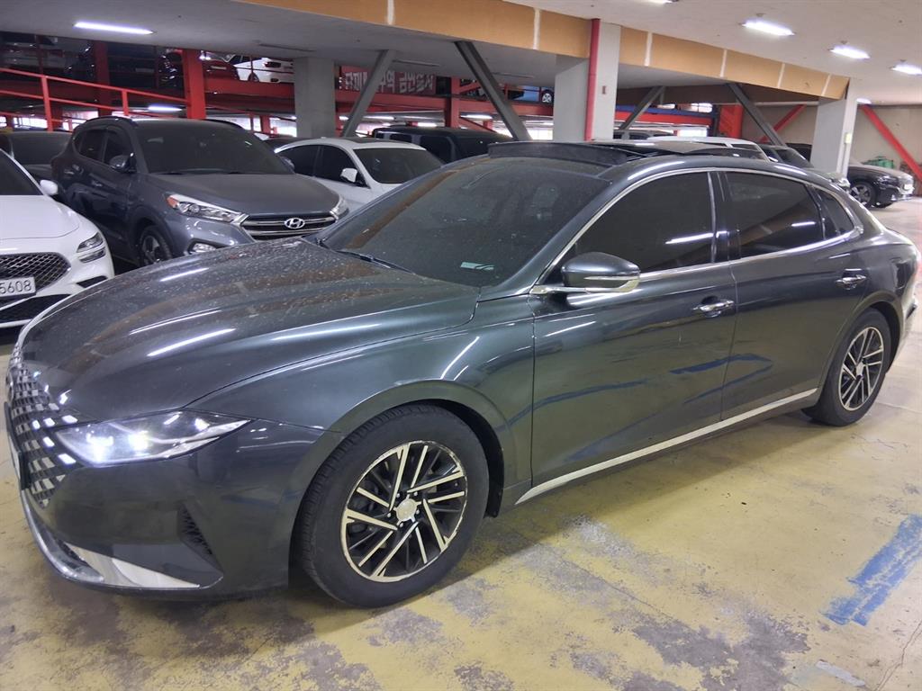 HYUNDAI Grandeur - Vista 2