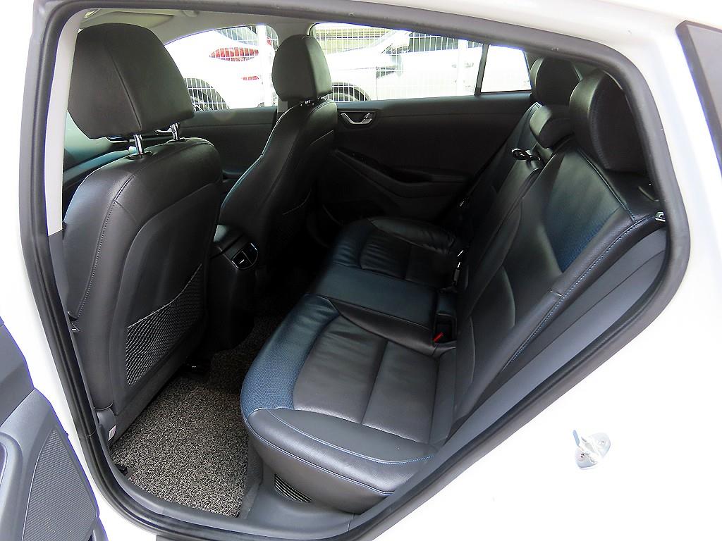 HYUNDAI Ioniq - Vista 6