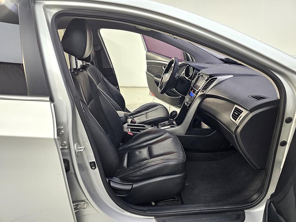 HYUNDAI i30 - Vista 11