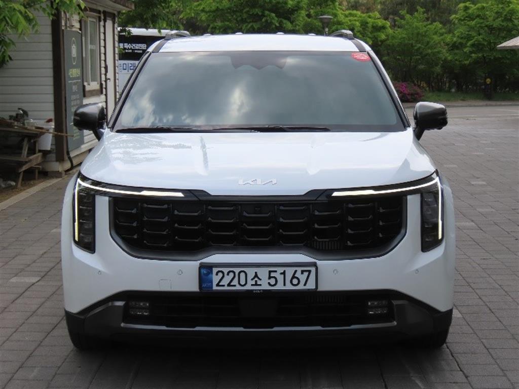 KIA Carnival 2025 Blanco - Importación desde Corea - HF Imports Iquique - Foto 1