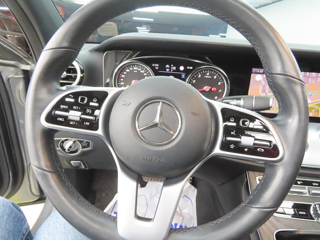Mercedes Benz E class - Vista 8
