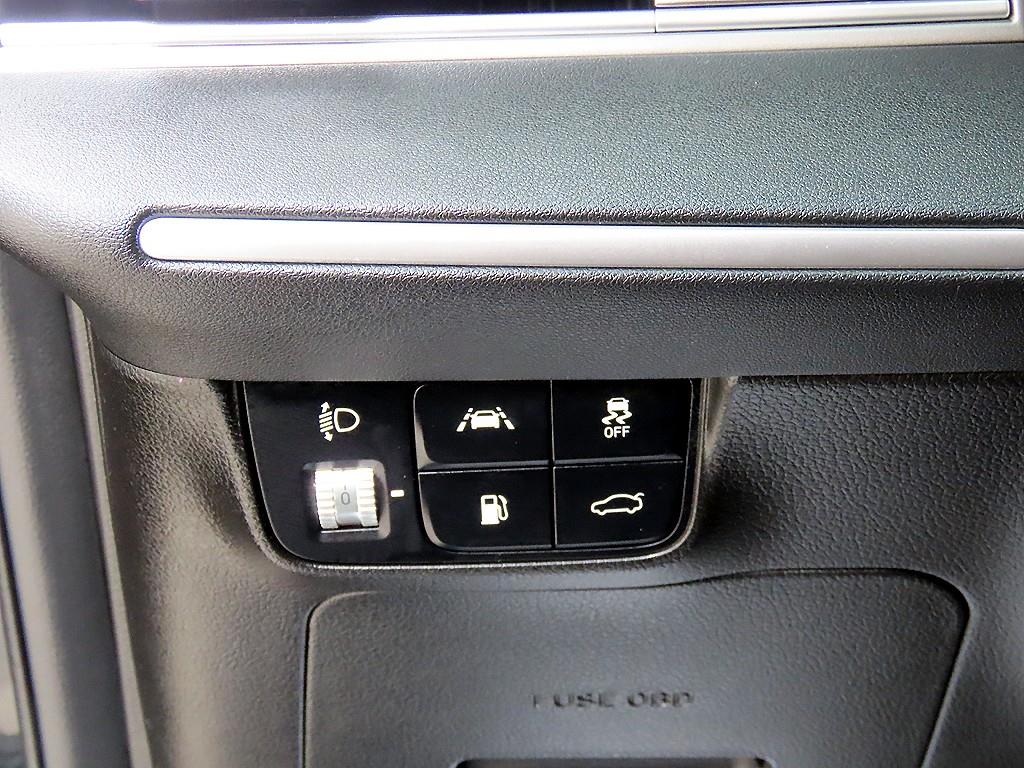 HYUNDAI Grandeur - Vista 12
