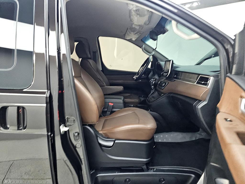 HYUNDAI Starex - Vista 11