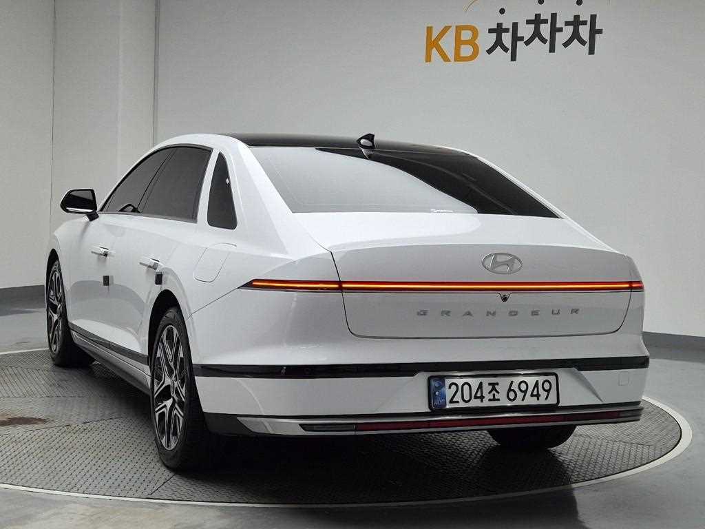 HYUNDAI Grandeur - Vista 2