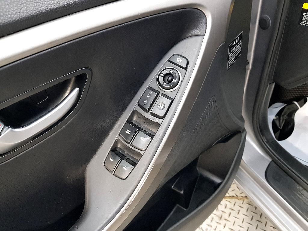 HYUNDAI i30 - Vista 11