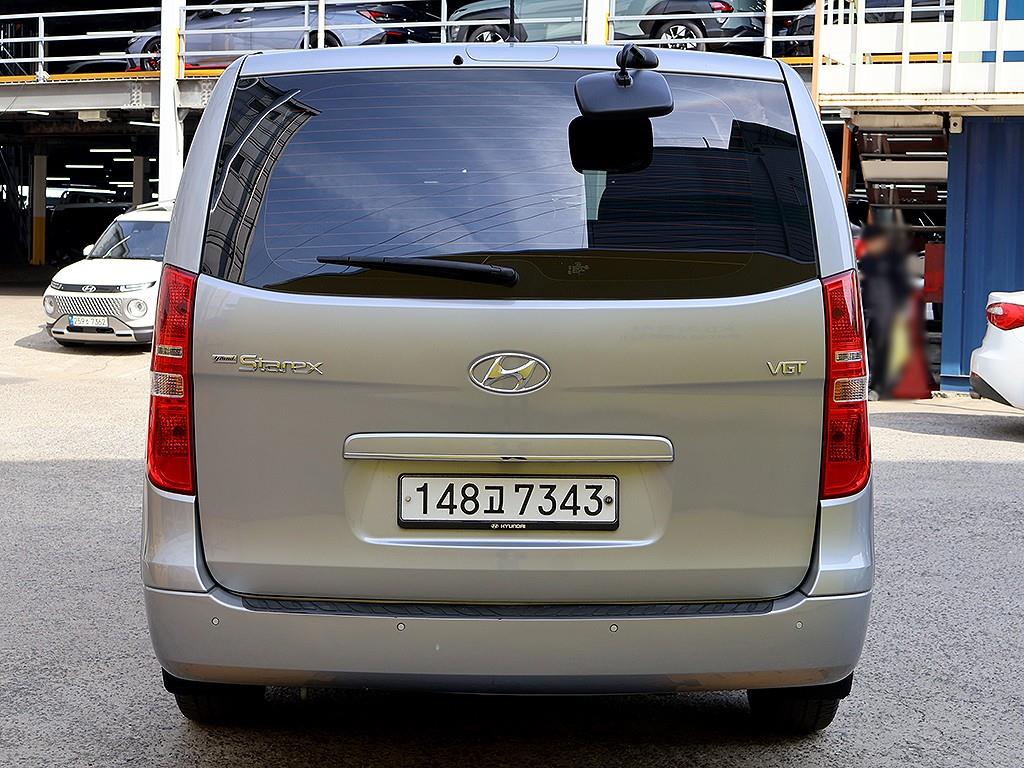 HYUNDAI Starex - Vista 5