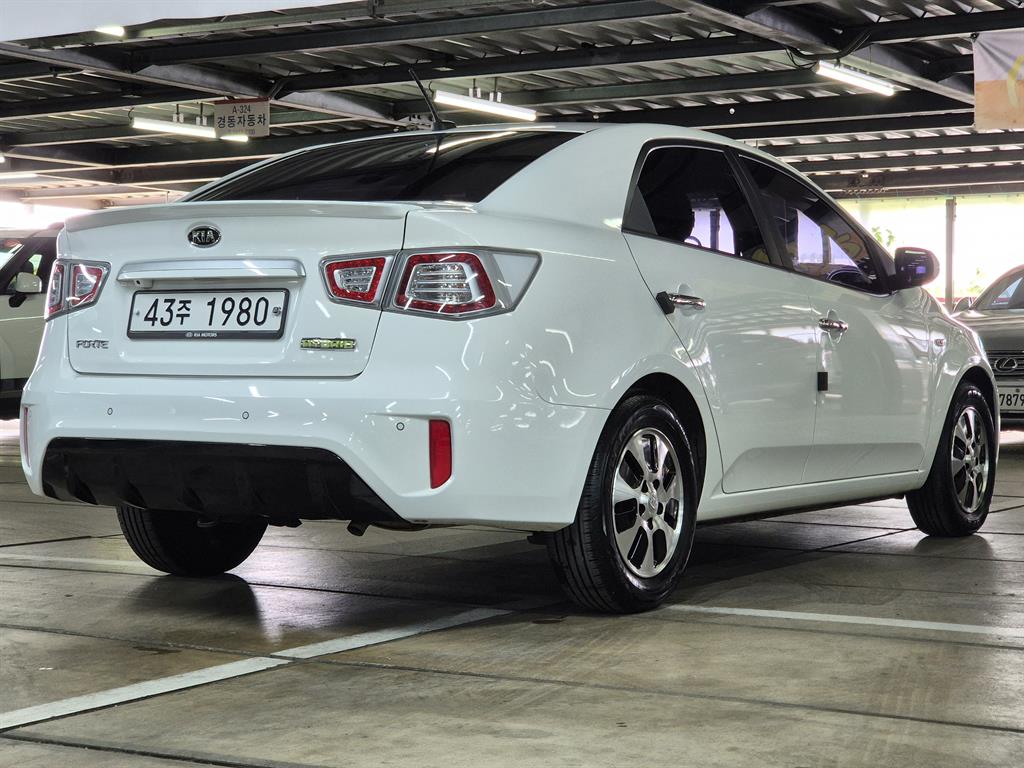 KIA Forte - Vista 3