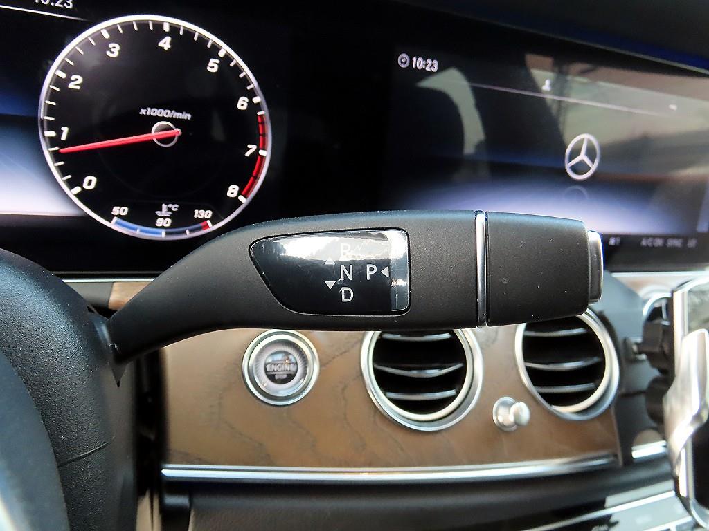 Mercedes Benz E class - Vista 11