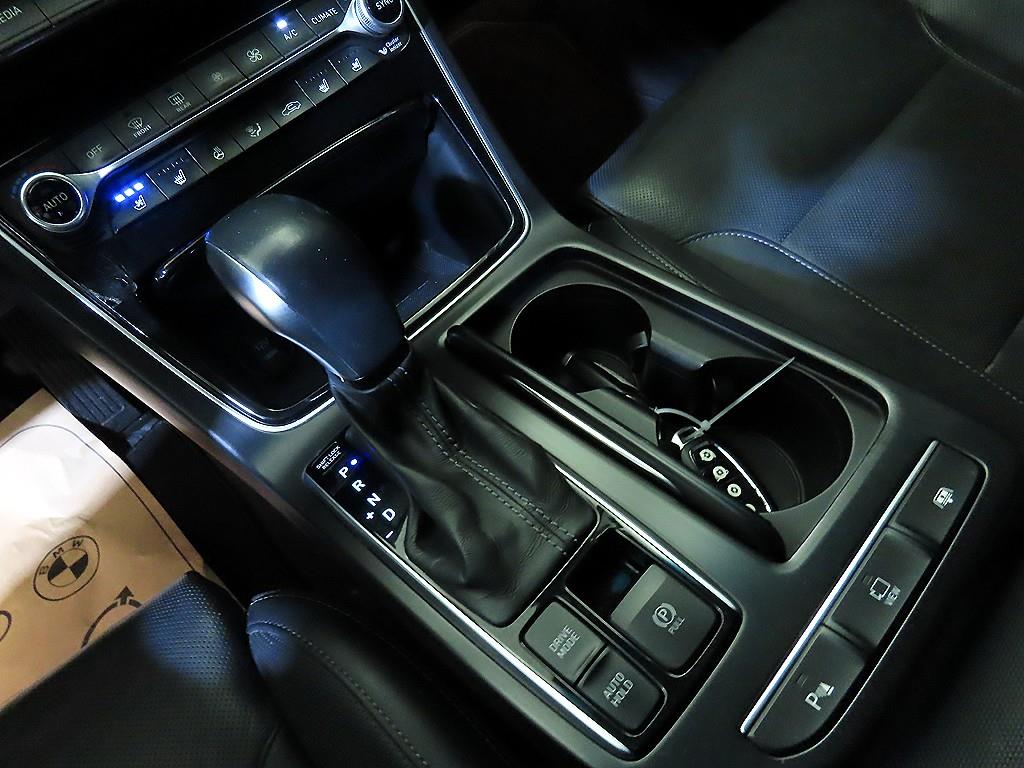 HYUNDAI Grandeur - Vista 12