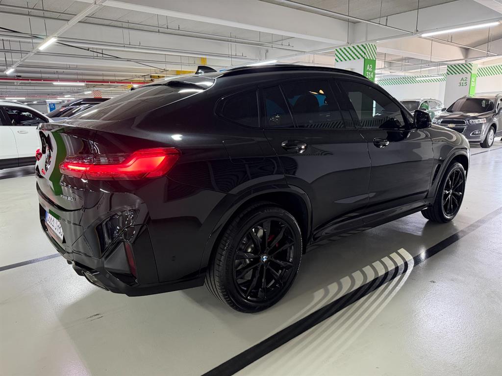 BMW X4 - Vista 4