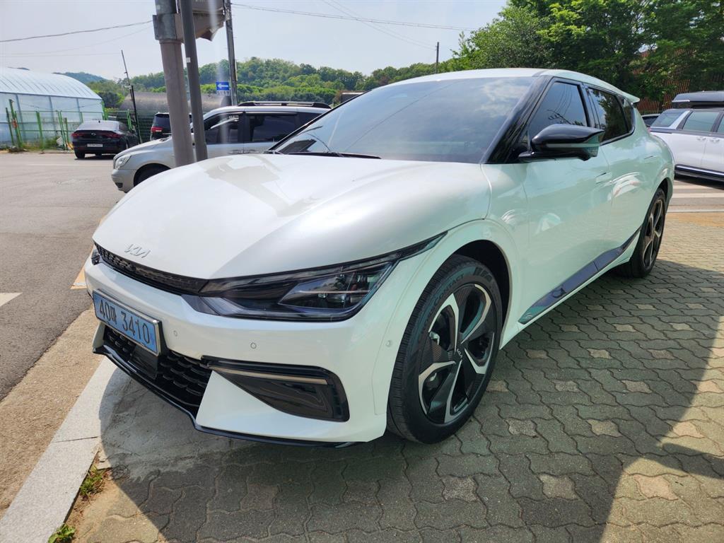 KIA EV6 2022 Blanco - Importación desde Corea - HF Imports Iquique - Foto 1