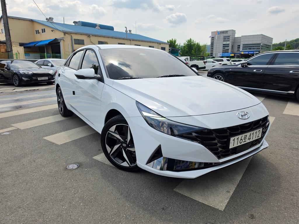 HYUNDAI Avante - Vista 8
