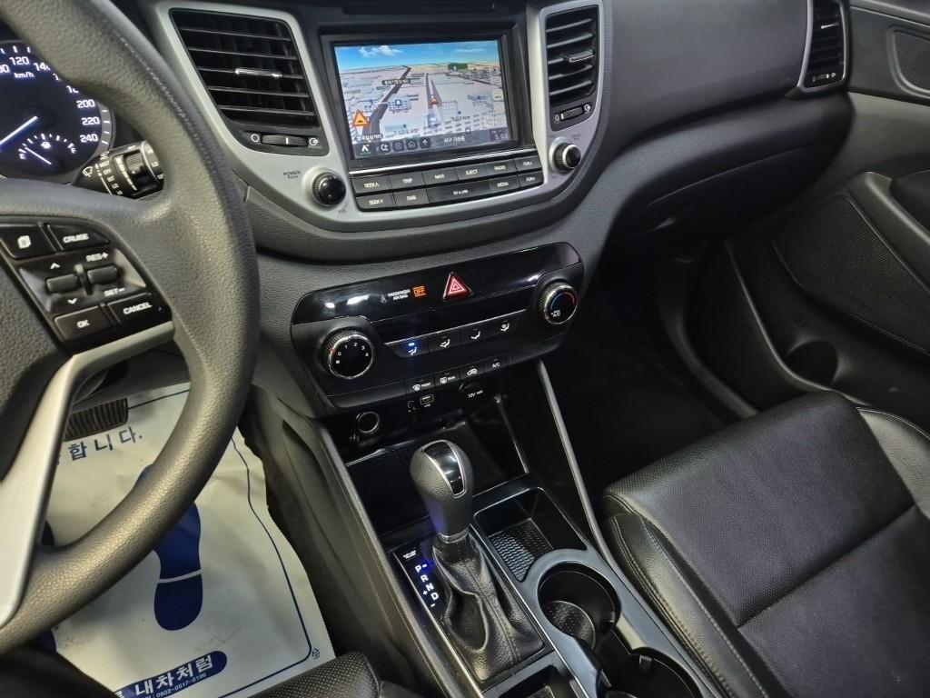 HYUNDAI Tucson - Vista 10