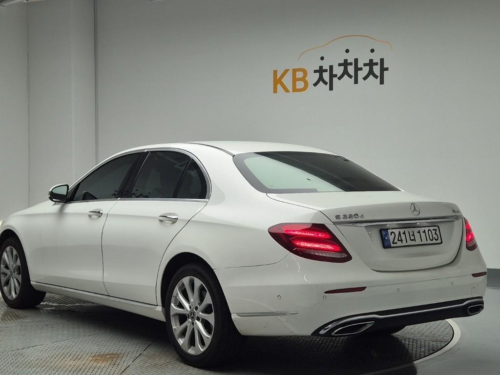 Mercedes Benz E class - Vista 2