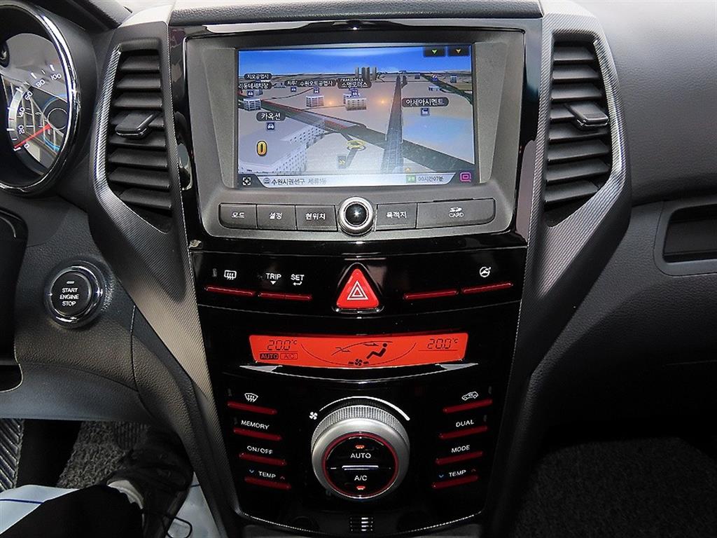 Ssangyong Tivoli 2017 Blanco - Importación desde Corea - HF Imports Iquique - Foto 13