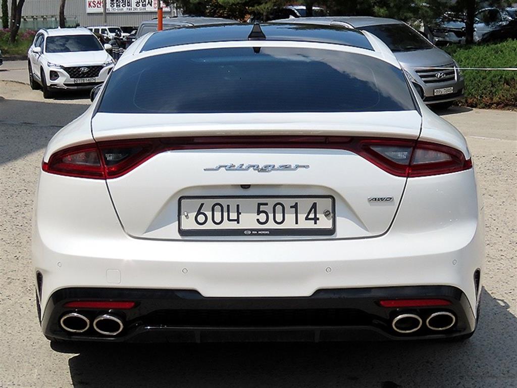 KIA Stinger - Vista 4