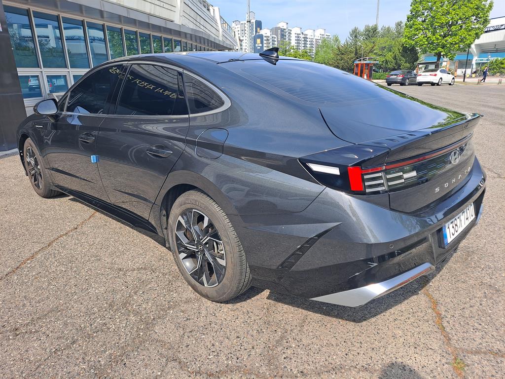 HYUNDAI Sonata - Vista 6