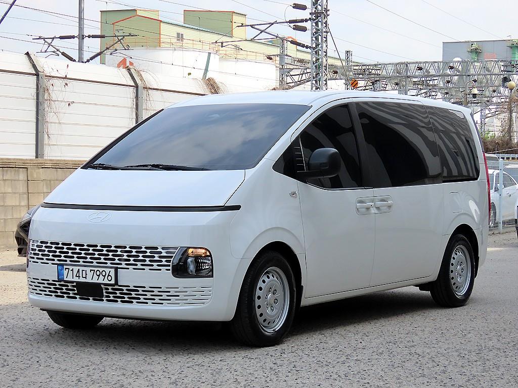 HYUNDAI Staria - Vista 2