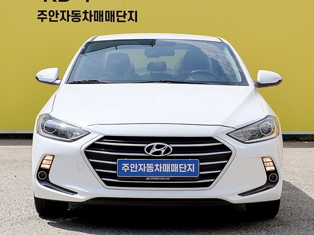 HYUNDAI Avante 2018 Blanco - Importación desde Corea - HF Imports Iquique - Foto 1