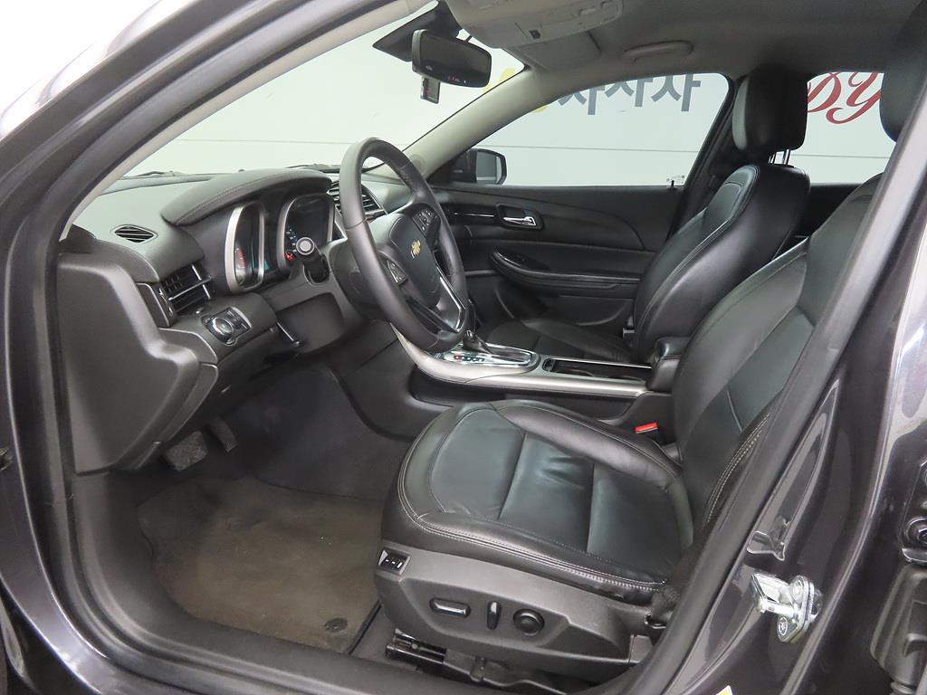 Chevrolet Malibu - Vista 5