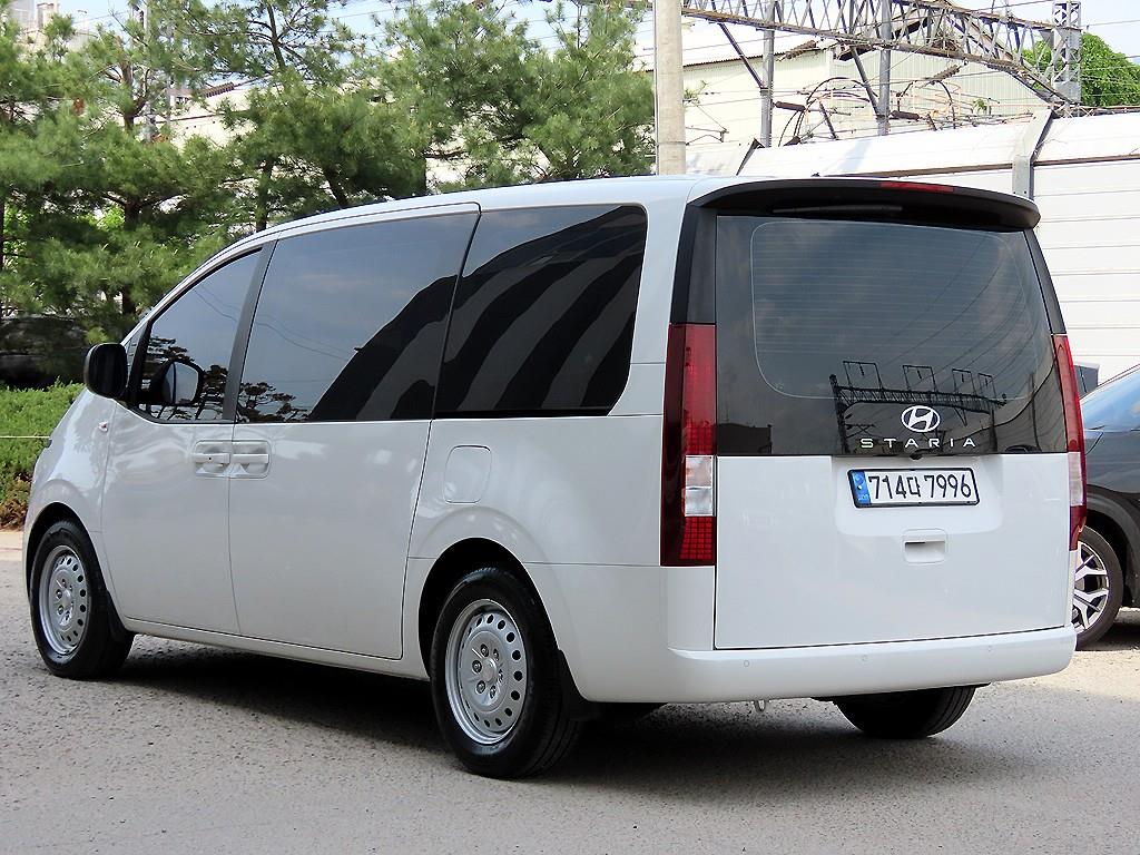 HYUNDAI Staria - Vista 3
