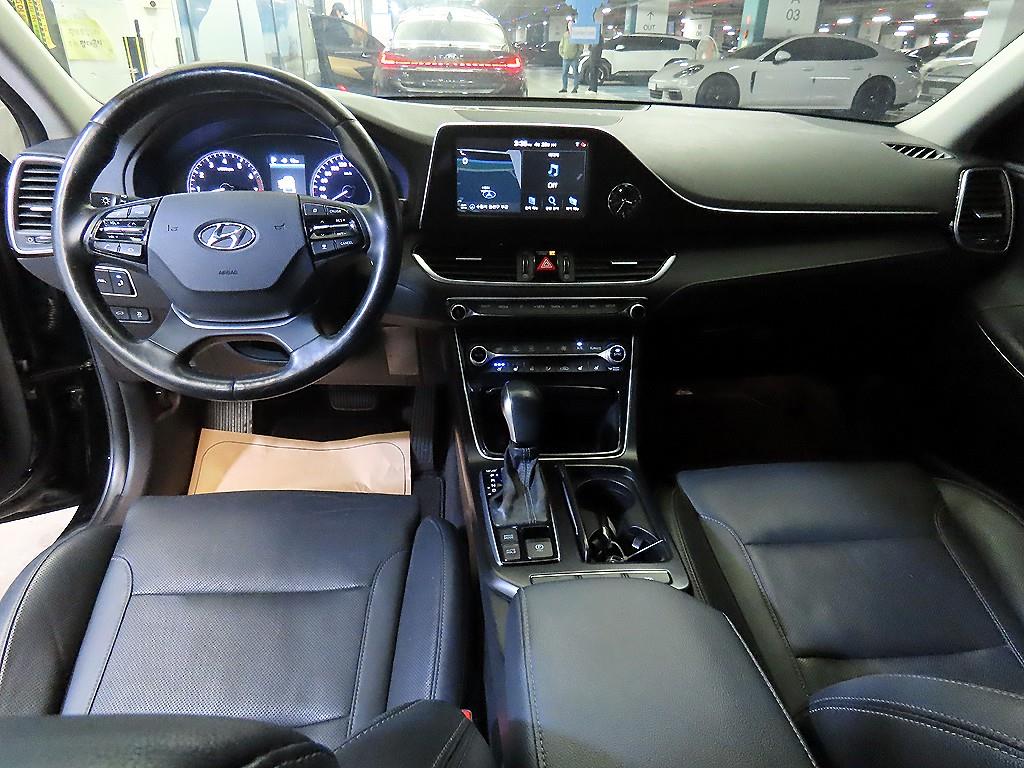 HYUNDAI Grandeur - Vista 10