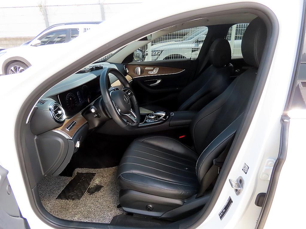 Mercedes Benz E class - Vista 5