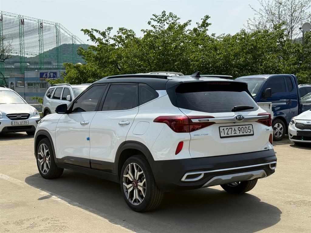 KIA Seltos - Vista 3