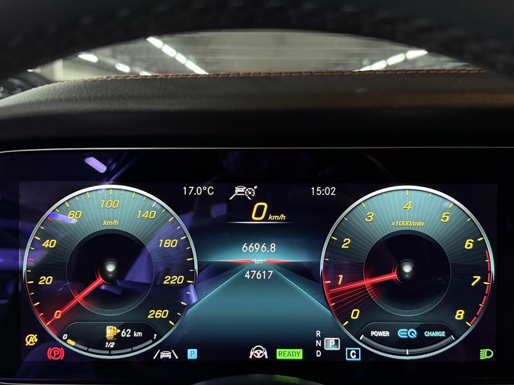 Mercedes Benz E class - Vista 12