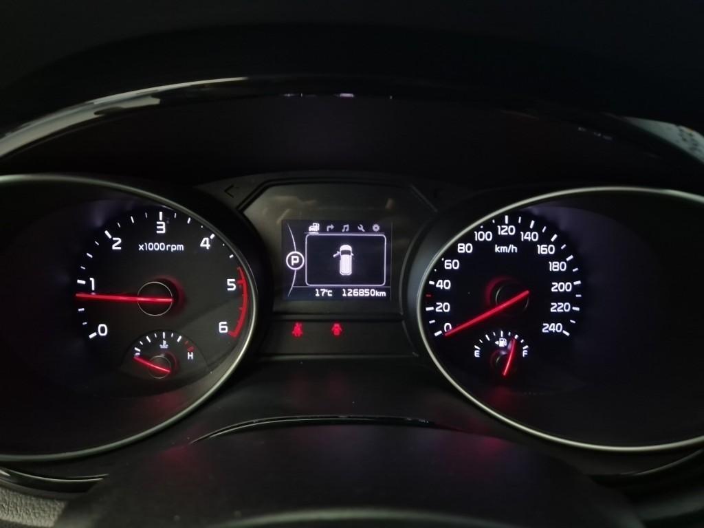 KIA Carnival - Vista 6