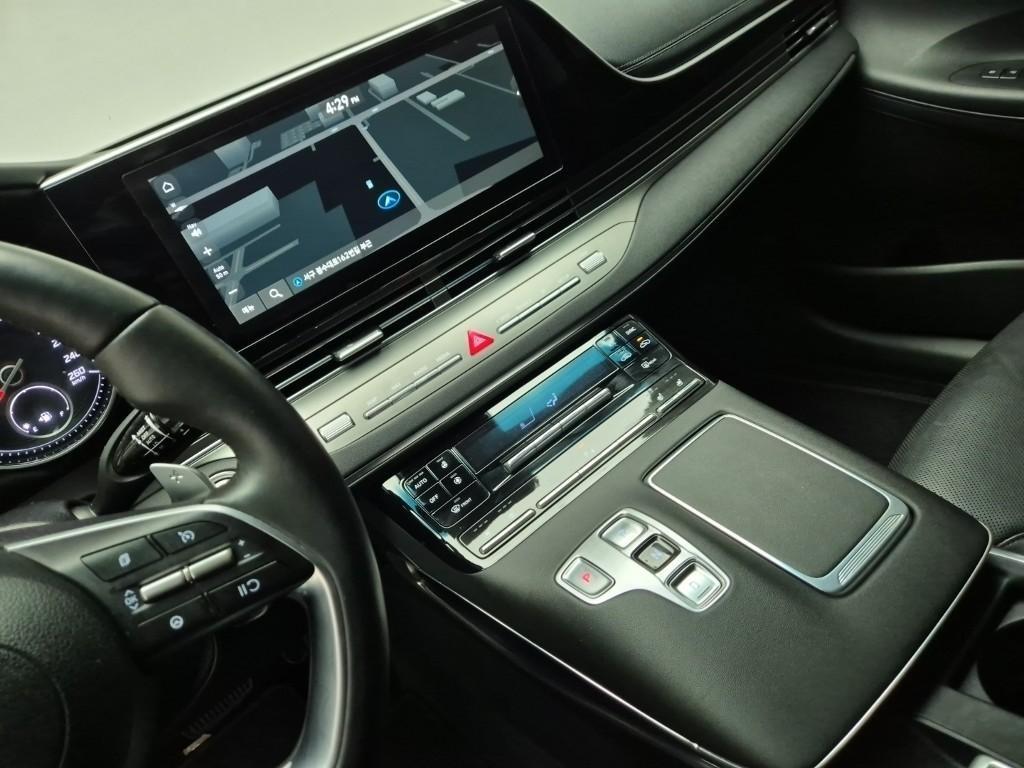 HYUNDAI Grandeur - Vista 9