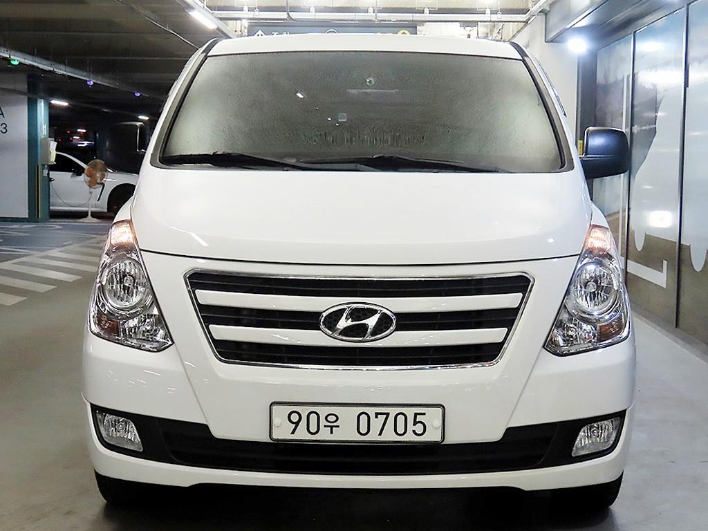 HYUNDAI Starex - Vista 2