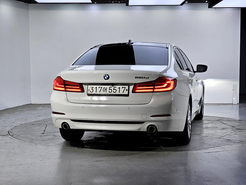 BMW 5 Series - Vista 3