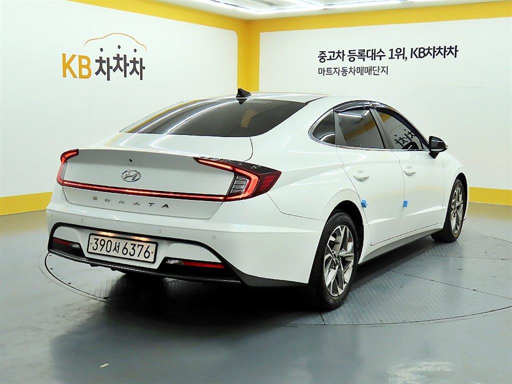 HYUNDAI Sonata - Vista 4