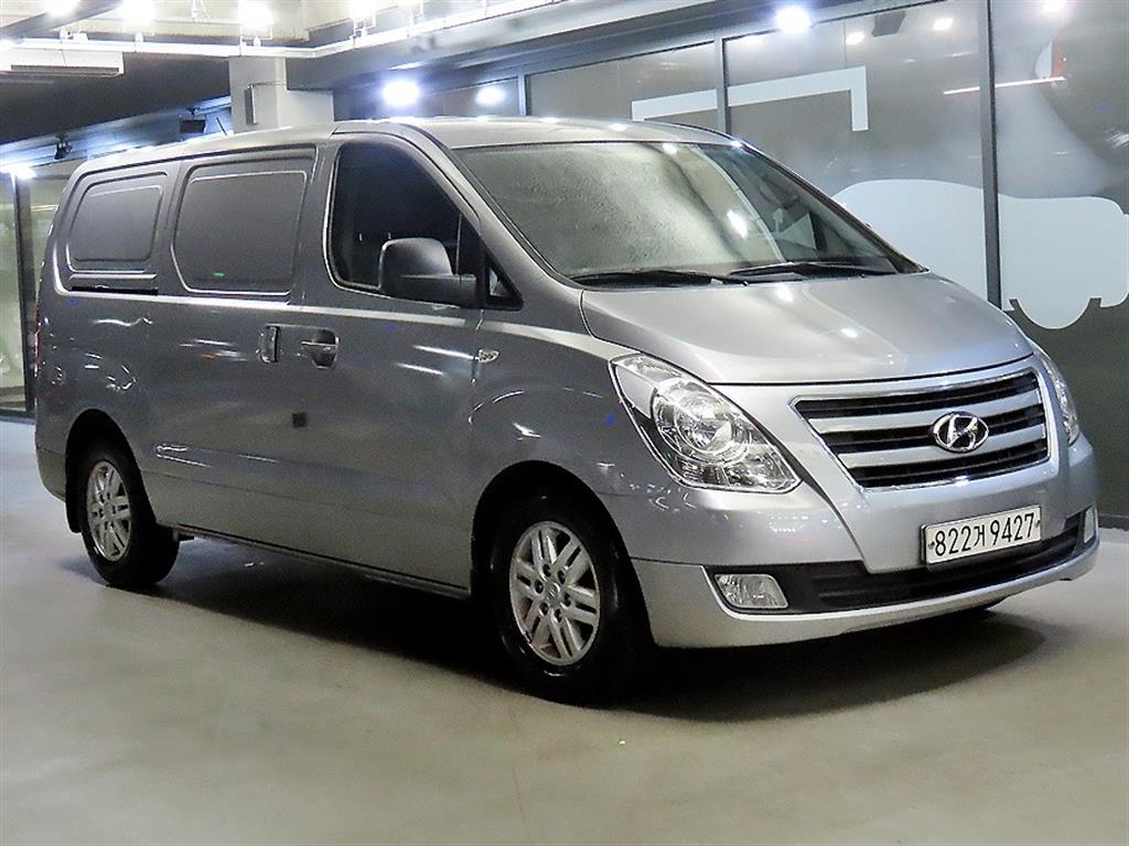 HYUNDAI Starex 2016 Plateado - Importación desde Corea - HF Imports Iquique - Foto 1
