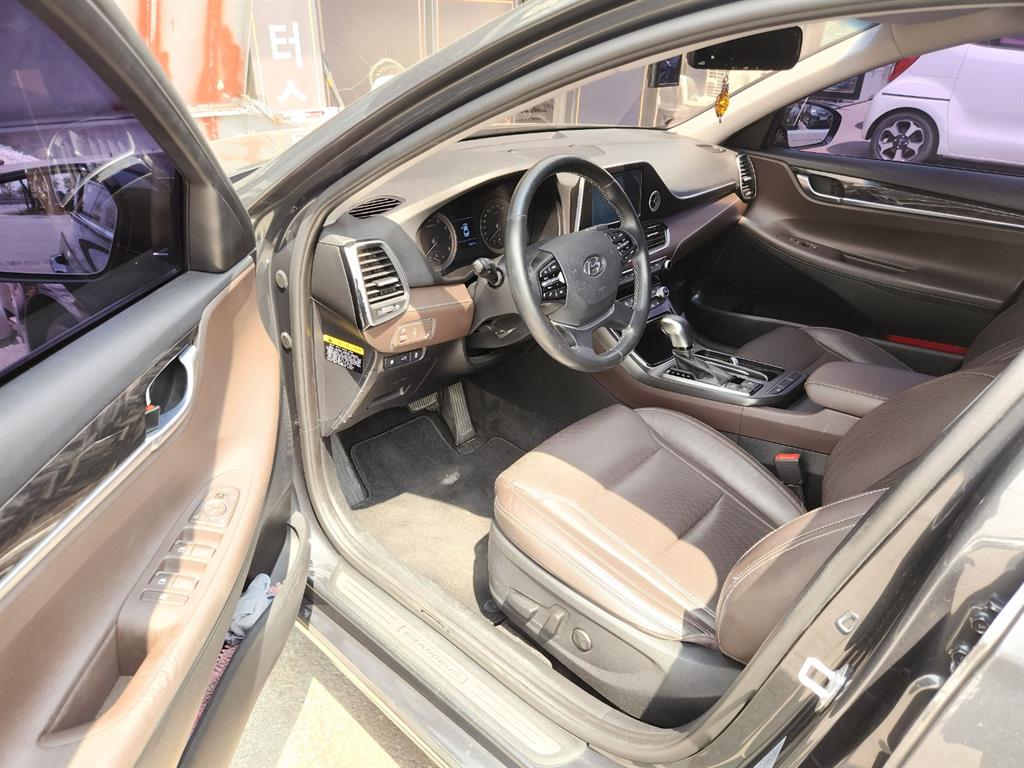 HYUNDAI Grandeur - Vista 6