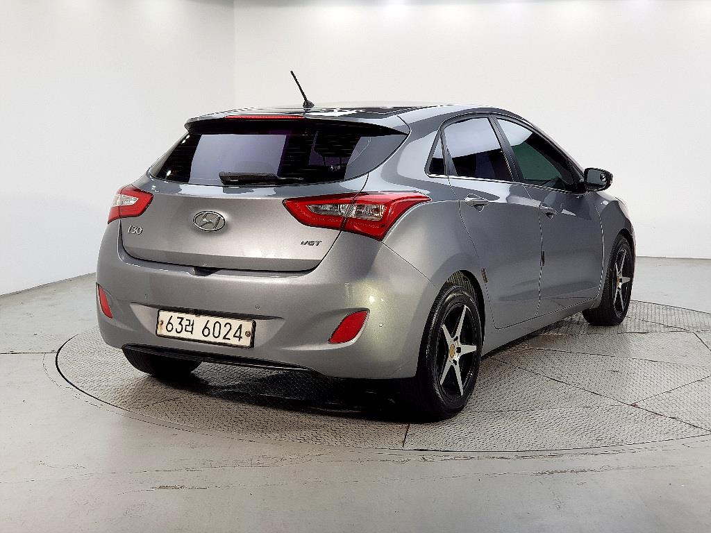 HYUNDAI i30 - Vista 4