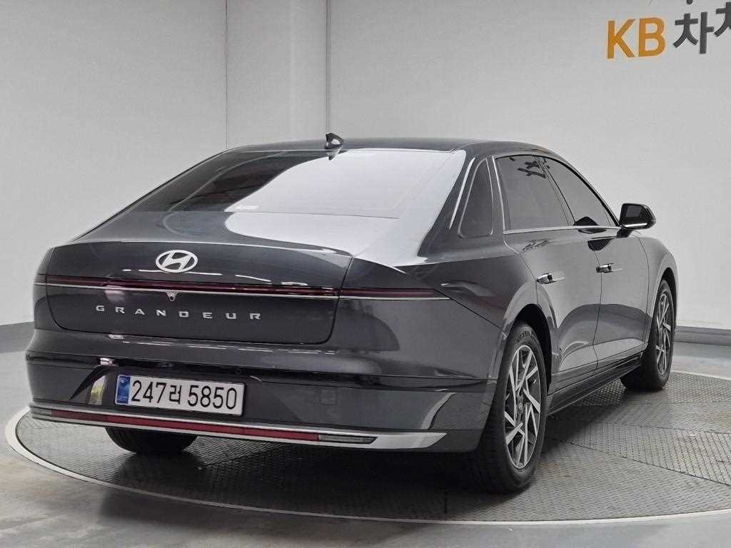 HYUNDAI Grandeur - Vista 3