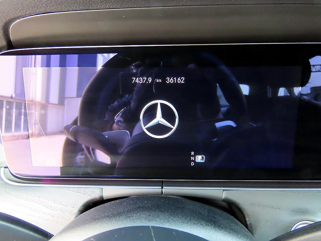 Mercedes Benz E class - Vista 8