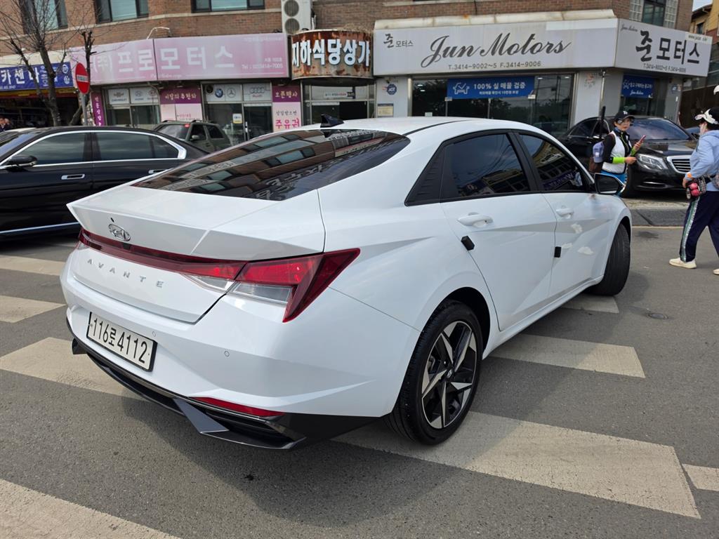 HYUNDAI Avante - Vista 6