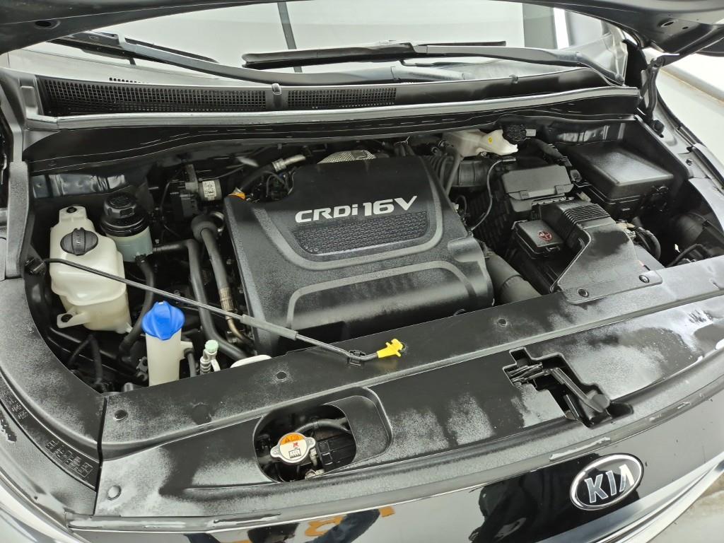 KIA Carnival - Vista 6