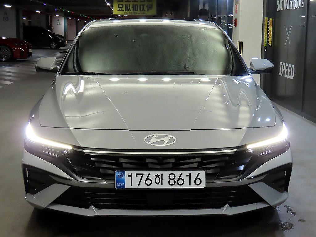 HYUNDAI Avante - Vista 2