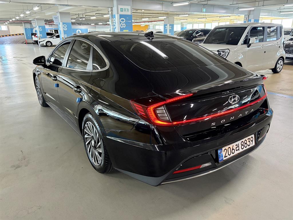 HYUNDAI Sonata - Vista 4